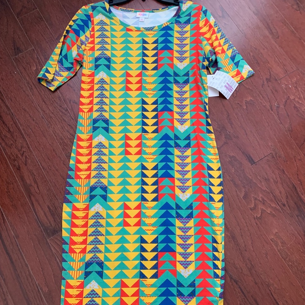 LuLaRoe Julia NWT!!
